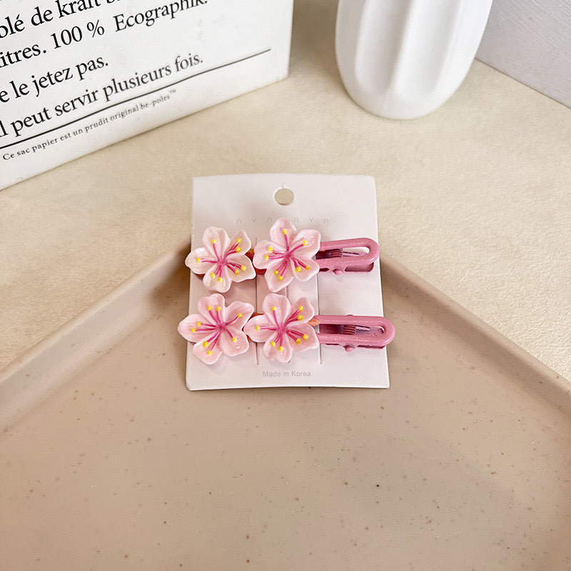 Blushing Daisies Hair Clip