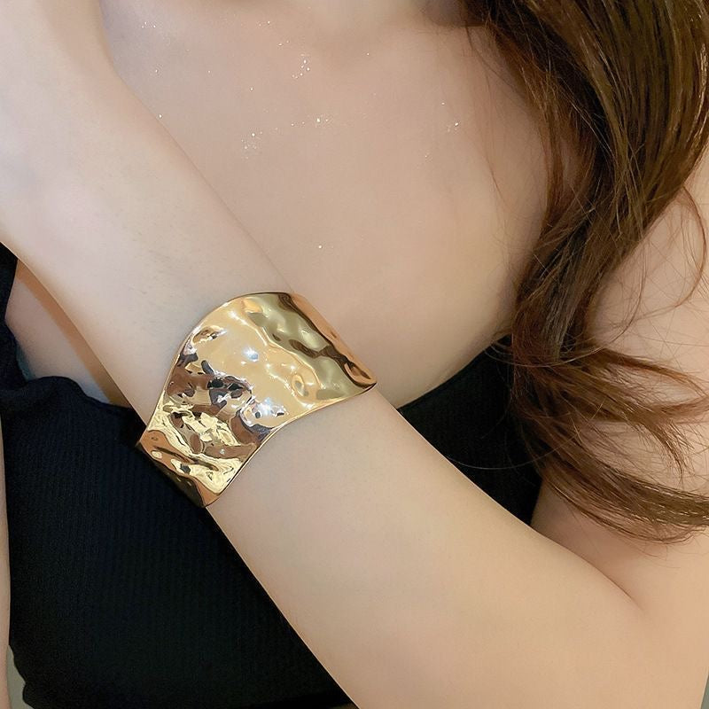 Asymmetrical Hammered Handcuff