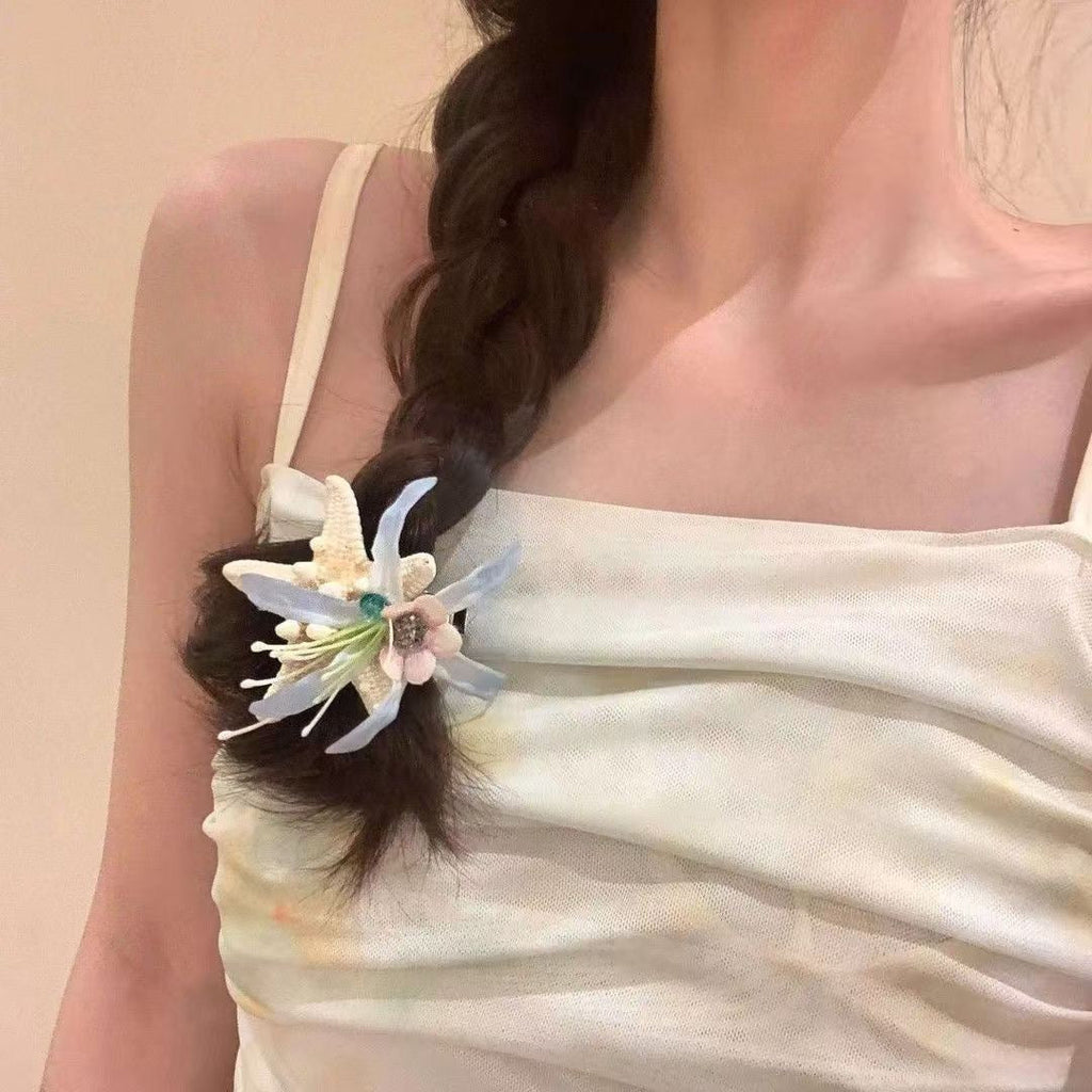 Coraline Starfiah Floral Hair Clip