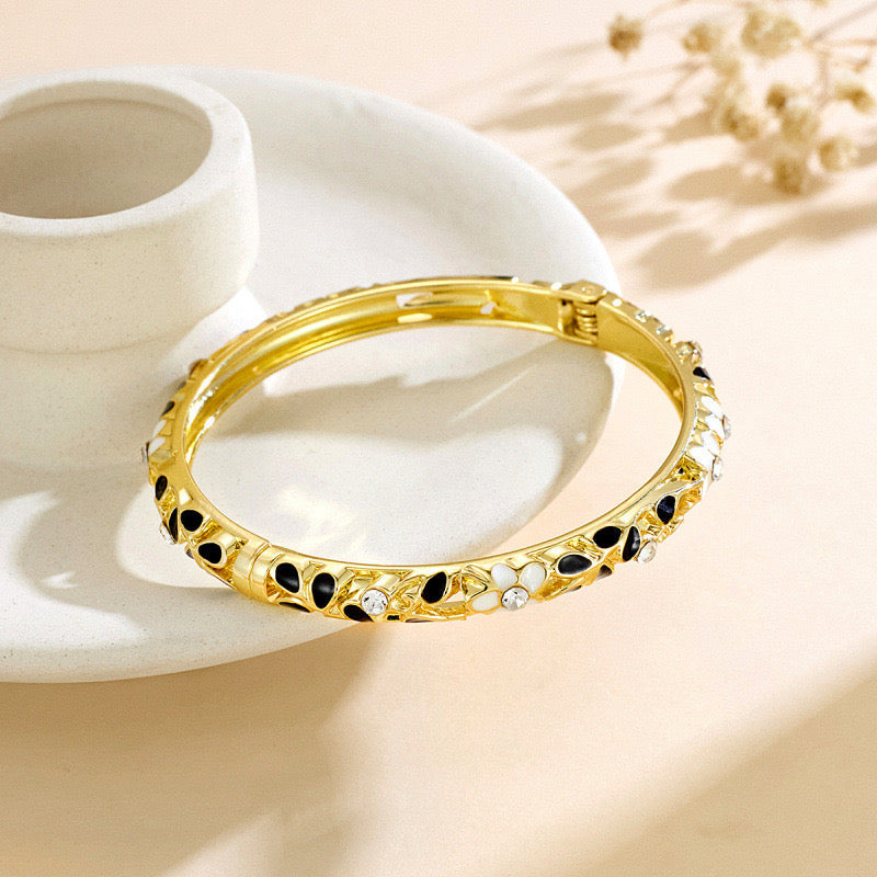 Vintage Reverie Enamel Bangle!