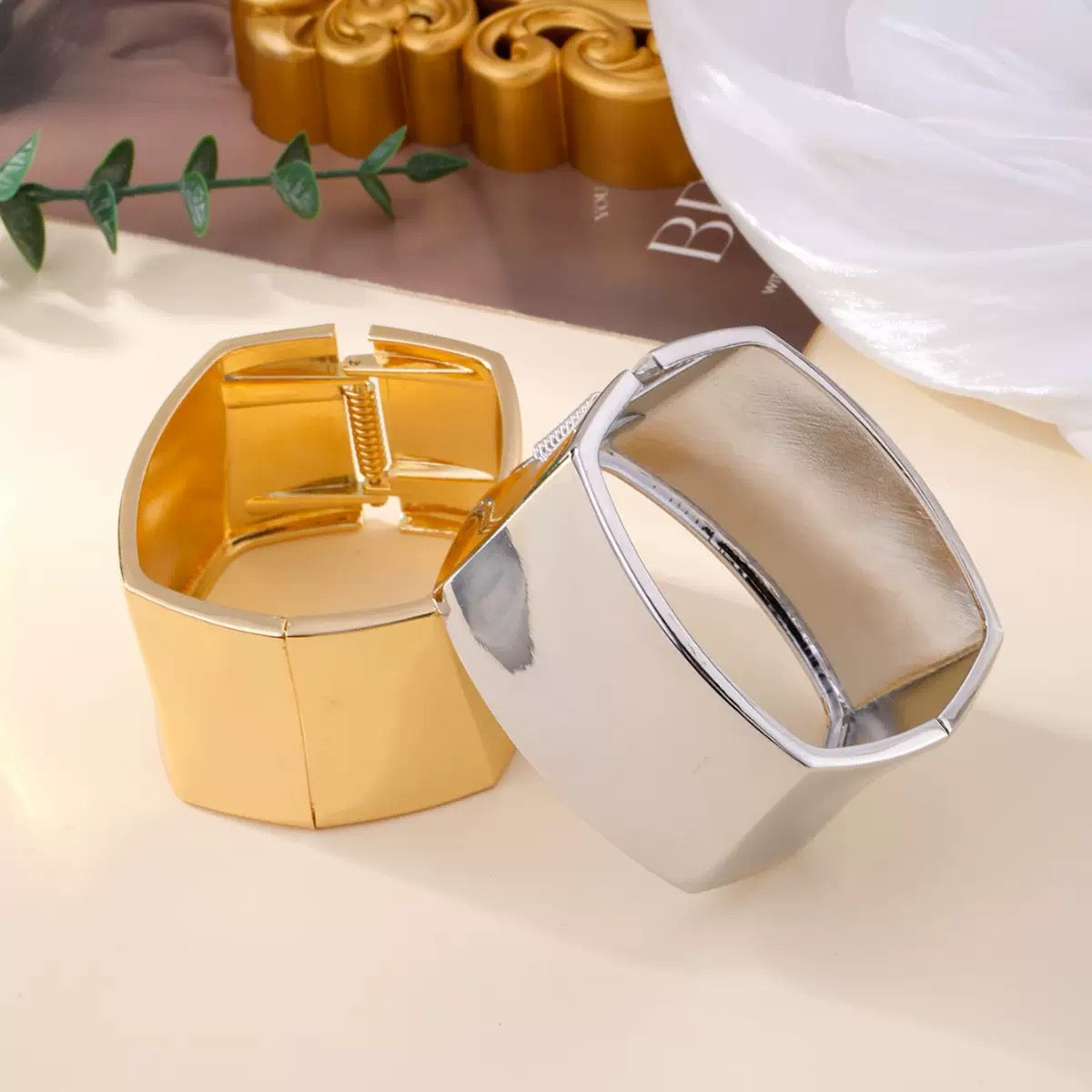 Flashy Statement Handcuff