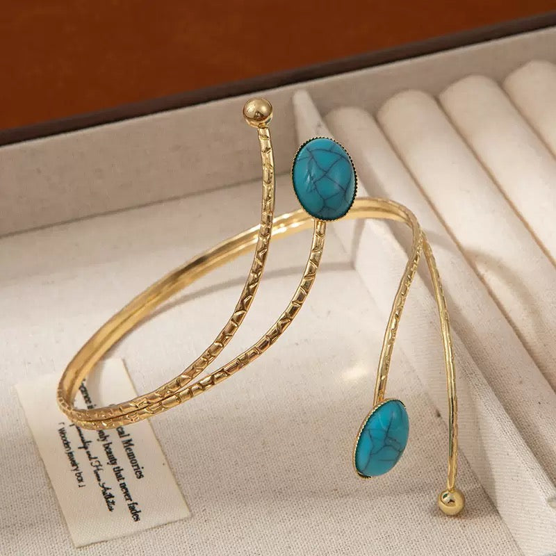 Women of Class! Turquoise Arm Cuff