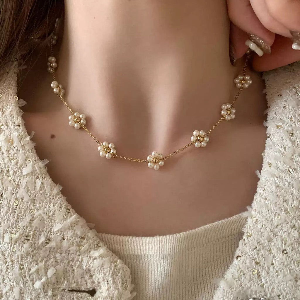 Daisy-Darling Pearl Necklace