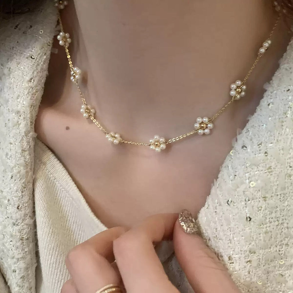 Daisy-Darling Pearl Necklace