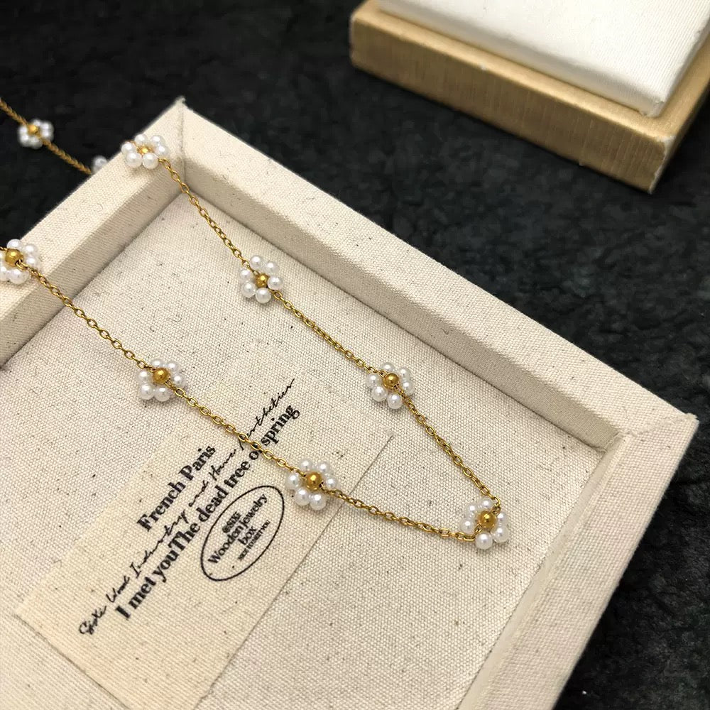 Daisy-Darling Pearl Necklace