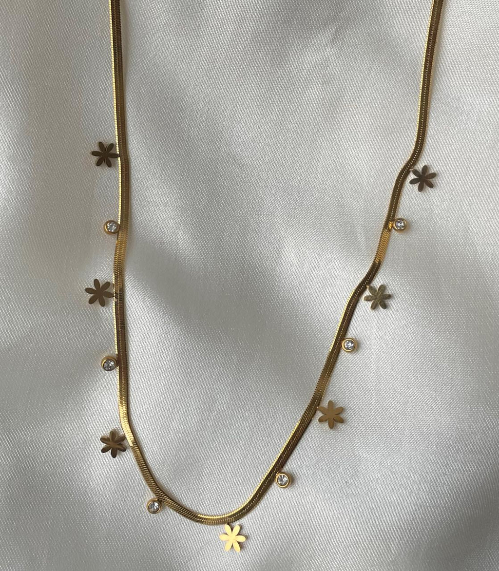 Glowing Diva Floral Necklace