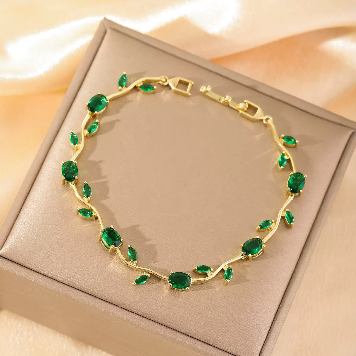 Glow of Green Bracelet