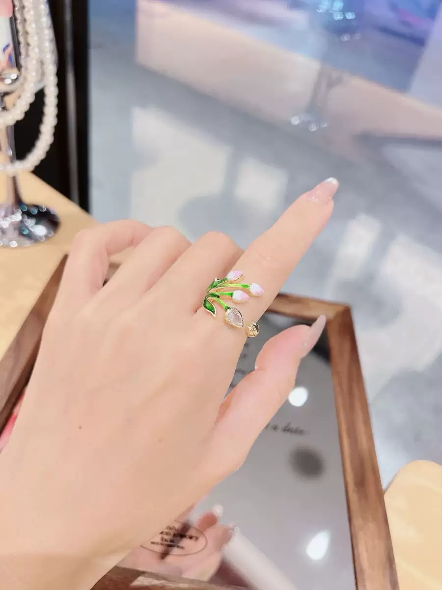 Delicately Wrapped Tulip Ring