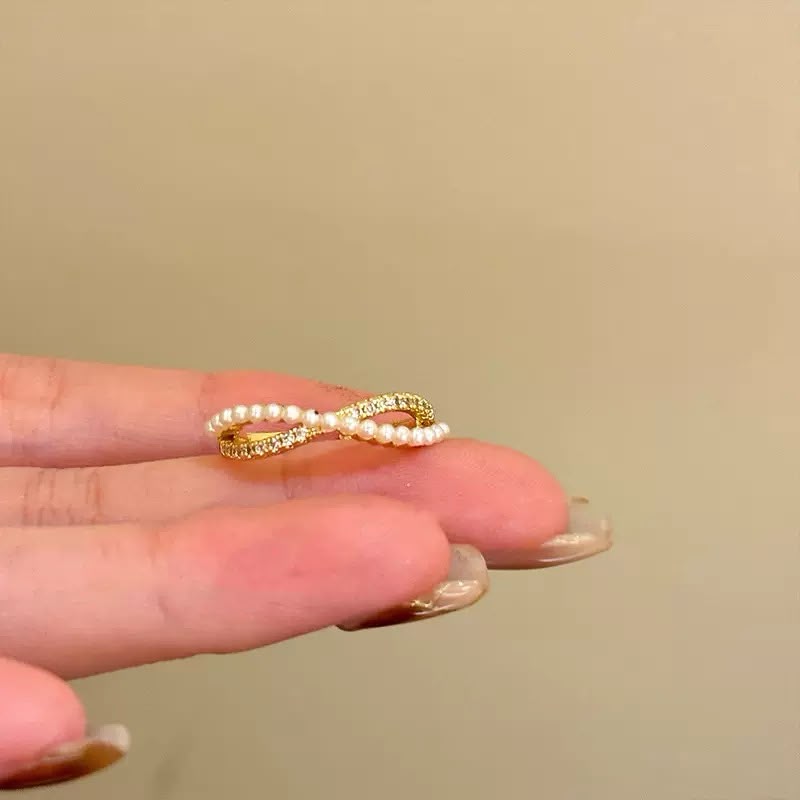 Noelle Pearl Ring