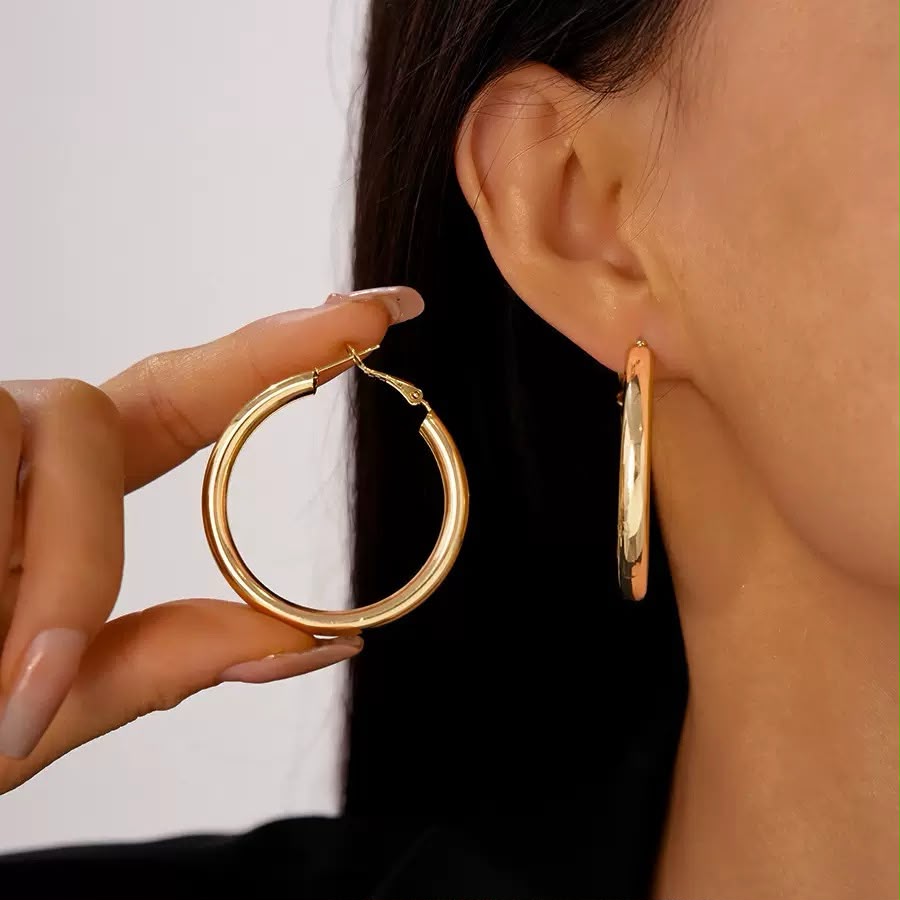 The staple! Chunky Golden Hoop Earrings